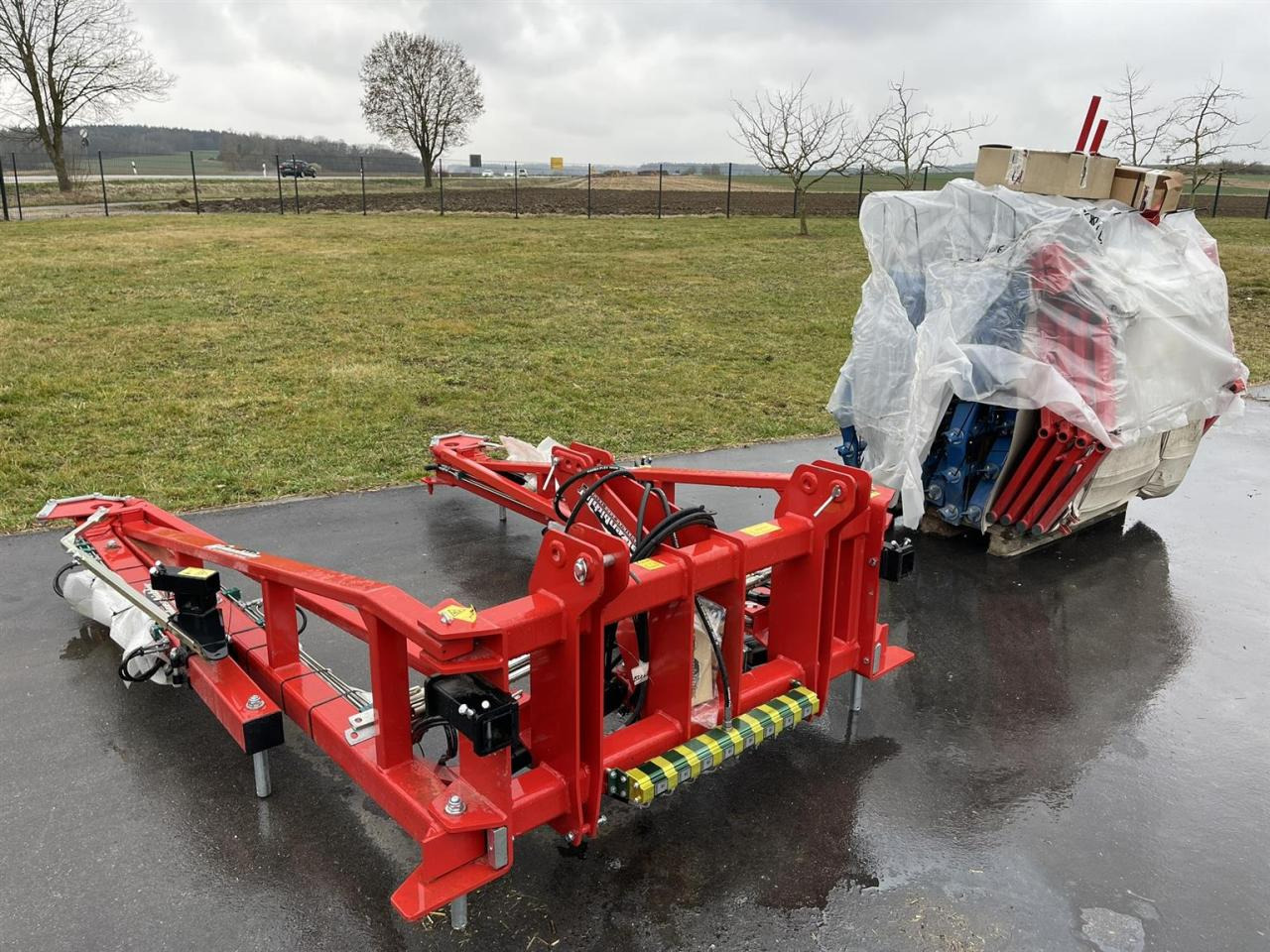 Hatzenbichler Neuer unbenutzter Striegel mit hydraulischer Druckverstellung, 12m AB, Hatzenbichler Striegel - Herse: photos 1 Hatzenbichler Neuer unbenutzter Striegel mit hydraulischer Druckverstellung, 12m AB, Hatzenbichler Striegel - Herse: photos 1