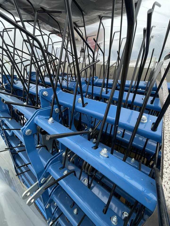 Hatzenbichler Striegel mit hydraulischer Druckverstellung, 12m, Bj. 2023, Hatzenbichler neuwertig - Herse: photos 5 Hatzenbichler Striegel mit hydraulischer Druckverstellung, 12m, Bj. 2023, Hatzenbichler neuwertig - Herse: photos 5