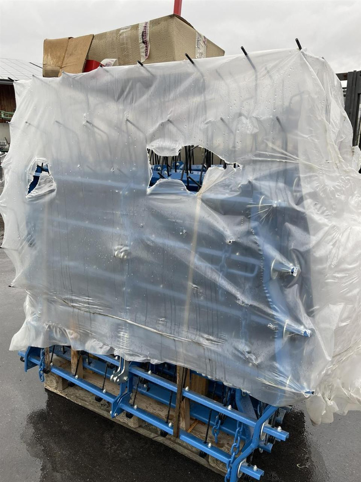 Hatzenbichler Striegel mit hydraulischer Druckverstellung, 12m, Bj. 2023, Hatzenbichler neuwertig - Herse: photos 4 Hatzenbichler Striegel mit hydraulischer Druckverstellung, 12m, Bj. 2023, Hatzenbichler neuwertig - Herse: photos 4