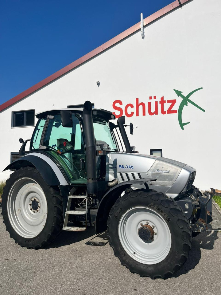 Lamborghini R6.140 DCR mit Frontzapfwelle und Frontkraftheber, Pflegeschlepper - Tracteur agricole: photos 2 Lamborghini R6.140 DCR mit Frontzapfwelle und Frontkraftheber, Pflegeschlepper - Tracteur agricole: photos 2