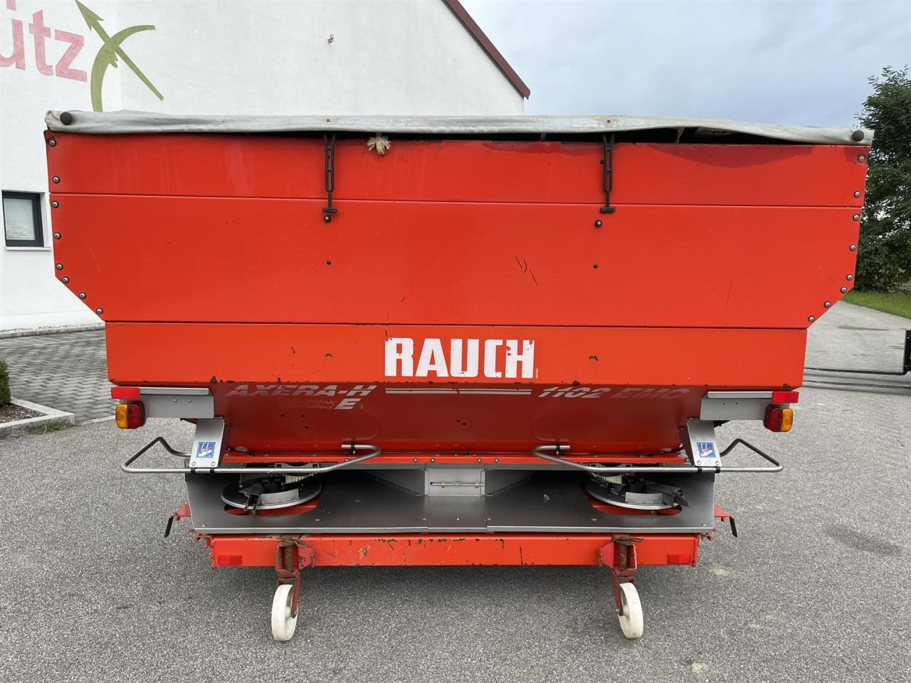 Rauch Axera H EMC 1102 mit Rauch Quantron P Bedienterminal, Abdeckplane, Rollvorrichtung - Distributeur d'engrais: photos 2 Rauch Axera H EMC 1102 mit Rauch Quantron P Bedienterminal, Abdeckplane, Rollvorrichtung - Distributeur d'engrais: photos 2