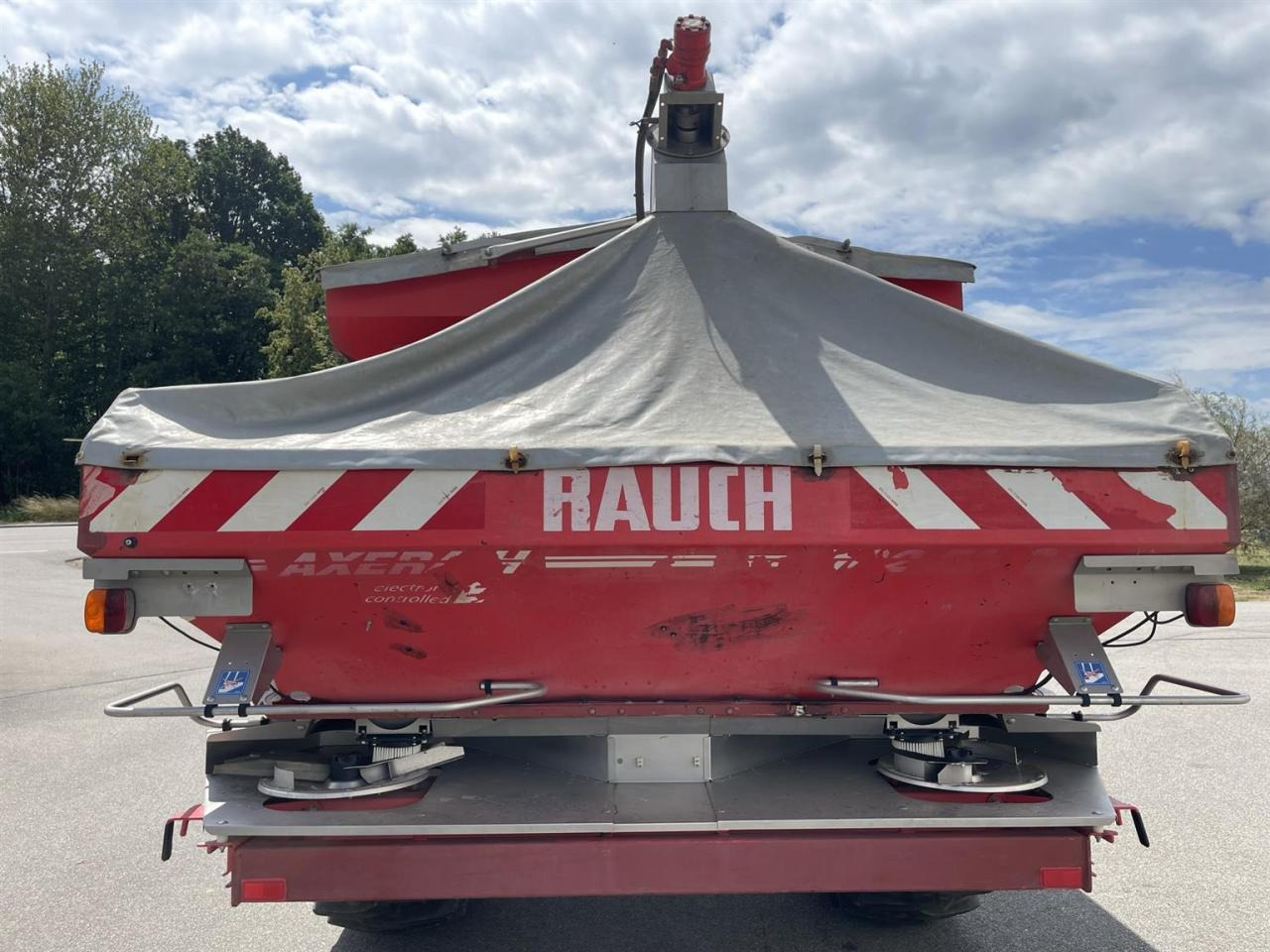 Rauch TWS 5000 Düngerwagen mit Deichsel-Lenkung und Streuer Axera H-EMC, gepflegter Zustand - Distributeur d'engrais: photos 5 Rauch TWS 5000 Düngerwagen mit Deichsel-Lenkung und Streuer Axera H-EMC, gepflegter Zustand - Distributeur d'engrais: photos 5