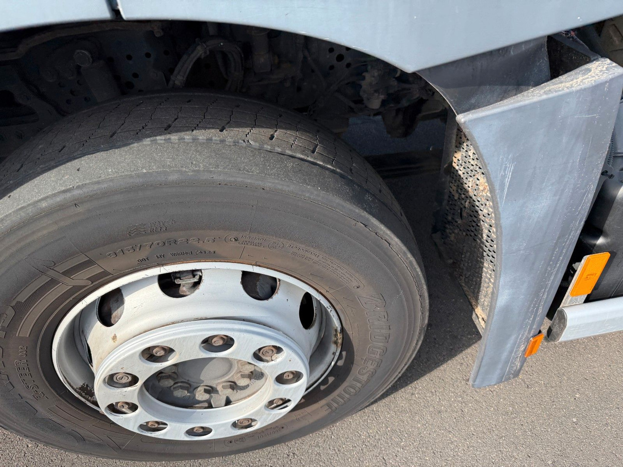 Mercedes-Benz Antos 2533 Seitenlader HS SL- VK- F - Benne à ordures ménagères: photos 4 Mercedes-Benz Antos 2533 Seitenlader HS SL- VK- F - Benne à ordures ménagères: photos 4