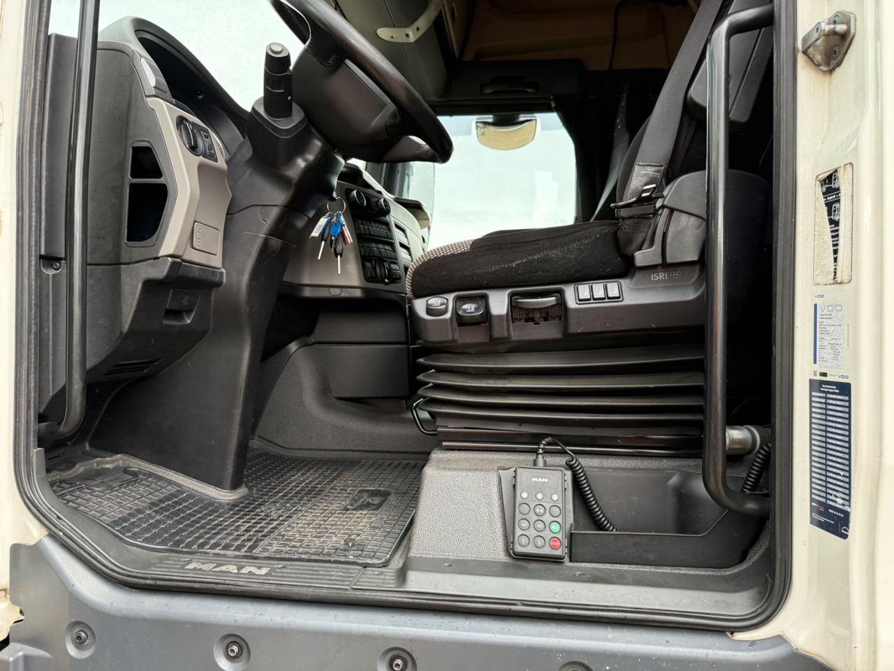 MAN TGX 18.460 - Euro 6- Motorschaden - Hydraulik- - Tracteur routier: photos 4 MAN TGX 18.460 - Euro 6- Motorschaden - Hydraulik- - Tracteur routier: photos 4