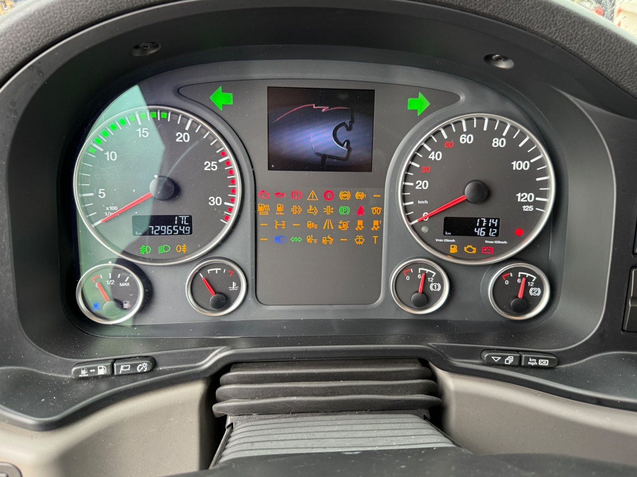 MAN TGX 18.460 - Euro 6- Motorschaden - Hydraulik- - Tracteur routier: photos 5 MAN TGX 18.460 - Euro 6- Motorschaden - Hydraulik- - Tracteur routier: photos 5