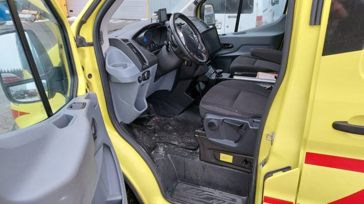 FORD TRANSIT 2,0TDI AMBULANCE KLIMA 12.2018 EURO 6, 3 UNITS - Ambulance: photos 5 FORD TRANSIT 2,0TDI AMBULANCE KLIMA 12.2018 EURO 6, 3 UNITS - Ambulance: photos 5