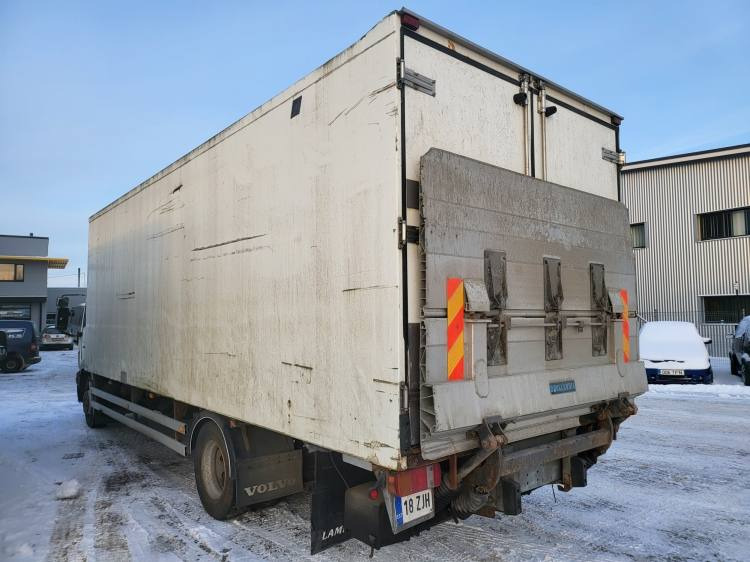 VOLVO FL 250 FOR SPAREPARTS - Camion frigorifique: photos 4 VOLVO FL 250 FOR SPAREPARTS - Camion frigorifique: photos 4