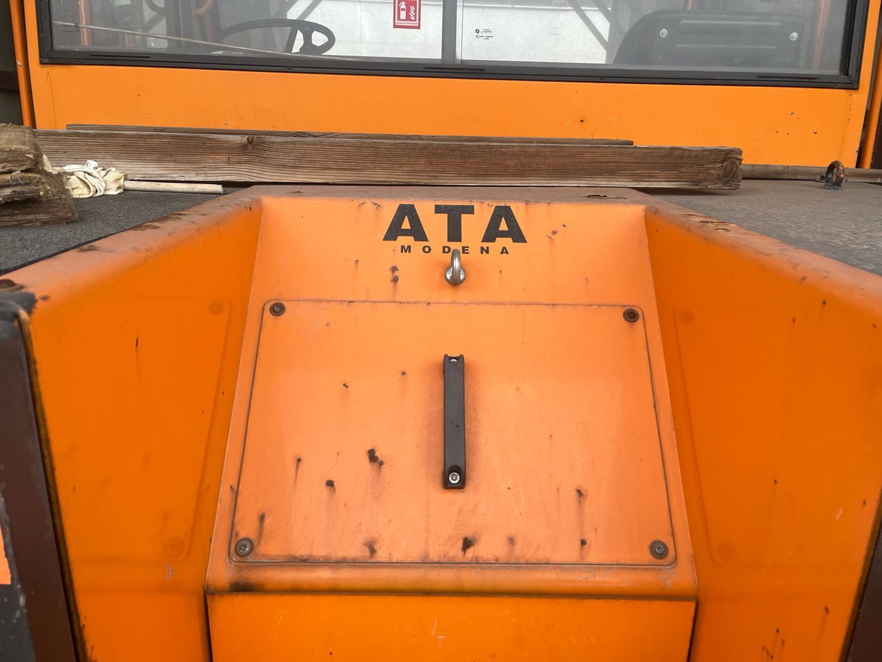 Tracteur d'avions ATA 8500 4X4: photos 6