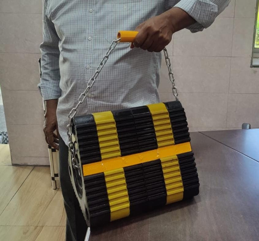 Aircraft Chocks Eurosolid 30 - Équipement aéroportuaire: photos 1 Aircraft Chocks Eurosolid 30 - Équipement aéroportuaire: photos 1