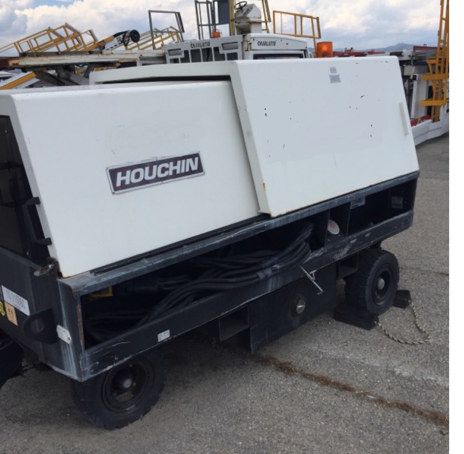 Houchin GPU C690 90KvA + 28DC - Groupe électrogène au sol: photos 2 Houchin GPU C690 90KvA + 28DC - Groupe électrogène au sol: photos 2