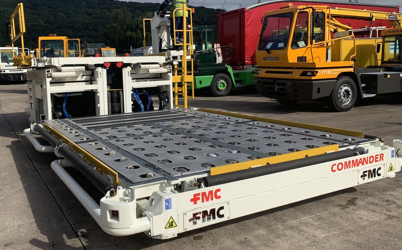 Lower Deck Loader 7 tons FMC Commander 15 - Chargeur de fret: photos 5 Lower Deck Loader 7 tons FMC Commander 15 - Chargeur de fret: photos 5