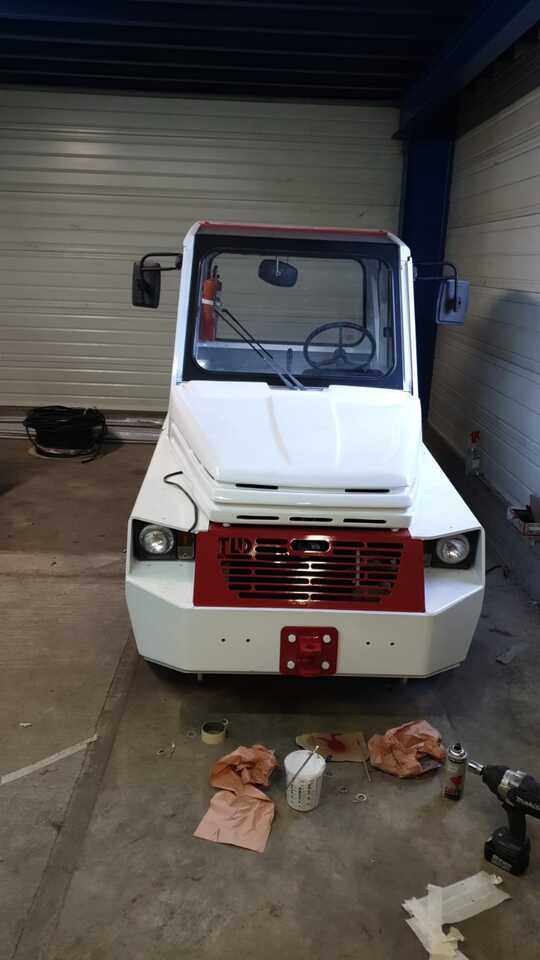 Tractors TLD TMX20 - Tracteur à bagages: photos 1 Tractors TLD TMX20 - Tracteur à bagages: photos 1