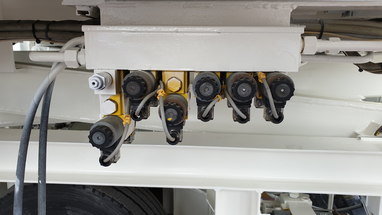 Loader Universal Trepel 70U - Chargeur de fret: photos 5 Loader Universal Trepel 70U - Chargeur de fret: photos 5