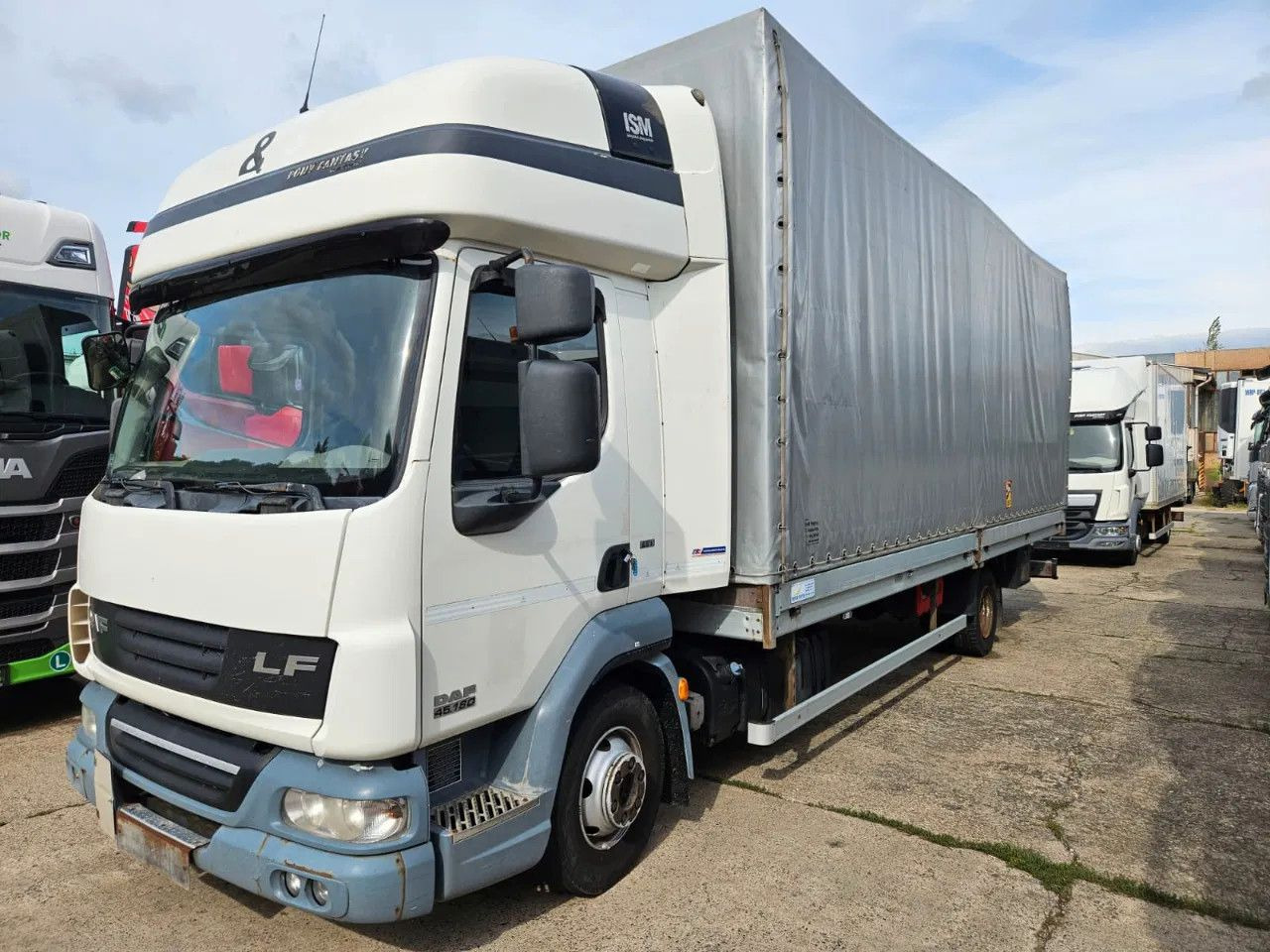 DAF LF 45.180 EEV - More units in stock! - Utilitaire plateau baché: photos 1 DAF LF 45.180 EEV - More units in stock! - Utilitaire plateau baché: photos 1