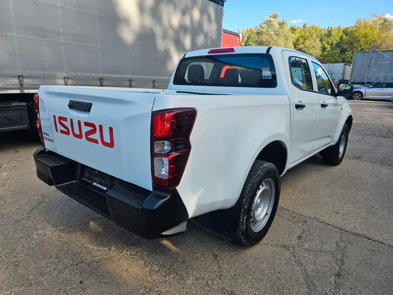 Isuzu D-Max 2H, 4H, 4L - SUV: photos 4 Isuzu D-Max 2H, 4H, 4L - SUV: photos 4