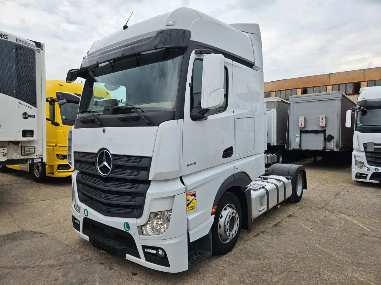 Mercedes-Benz Actros 1851 Mega, BigSpace, Standklima, 2 units - Tracteur routier: photos 1 Mercedes-Benz Actros 1851 Mega, BigSpace, Standklima, 2 units - Tracteur routier: photos 1