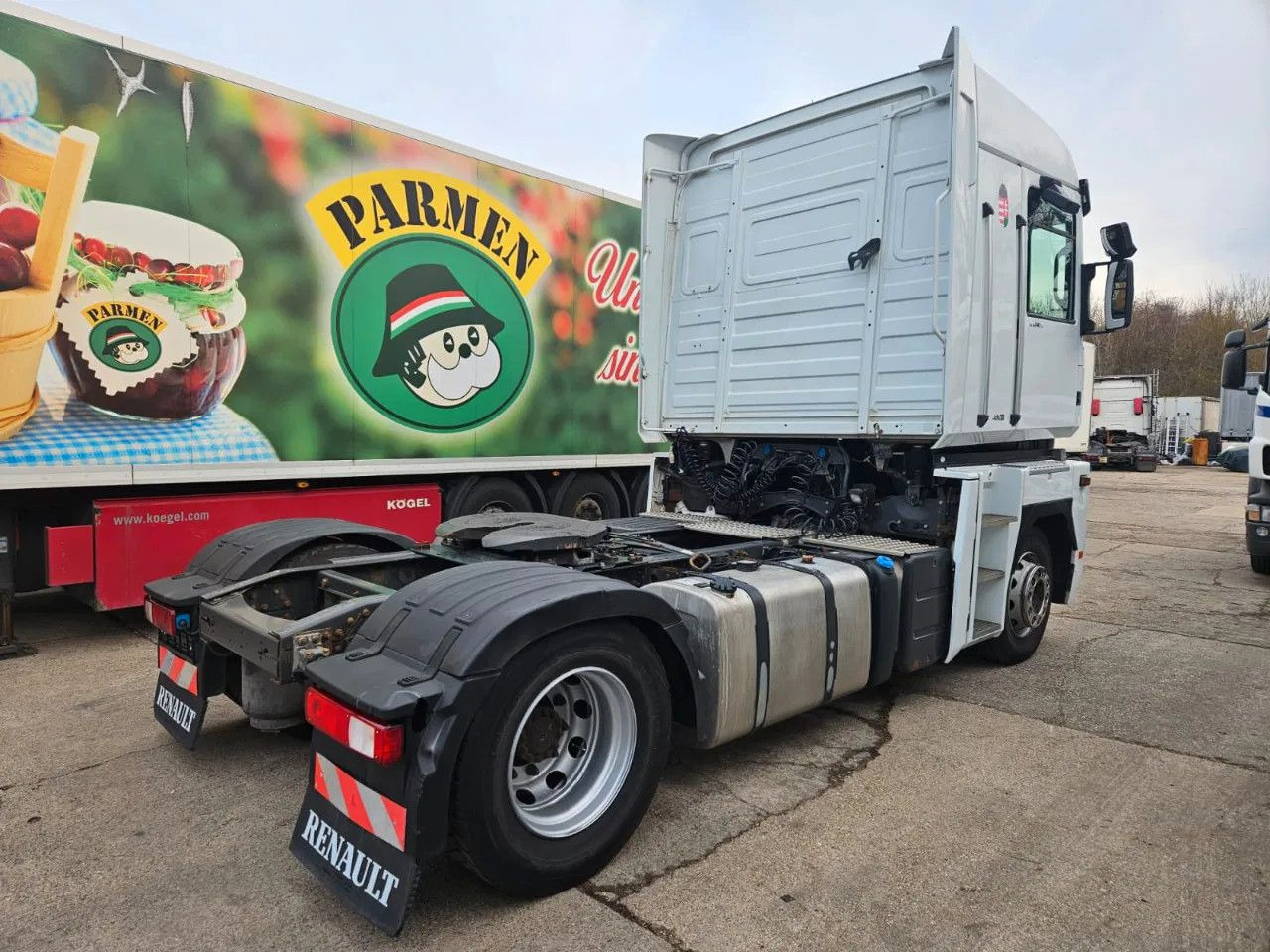 Renault Magnum 480 EEV Standklima, 2 units in stock - Tracteur routier: photos 3 Renault Magnum 480 EEV Standklima, 2 units in stock - Tracteur routier: photos 3