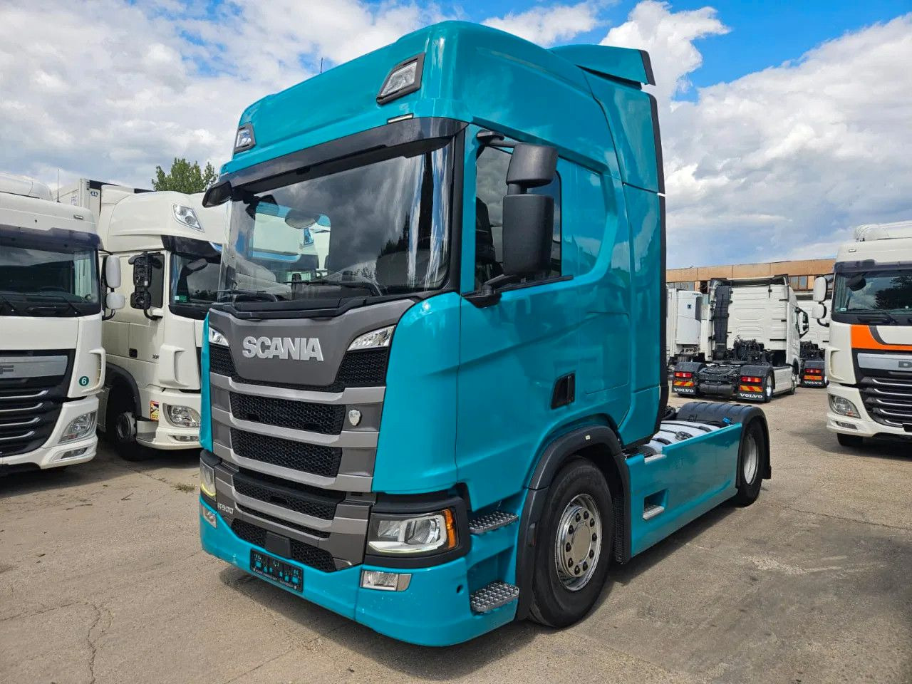 Scania R500 Standard-Turquoise-Standklima-Big NAVI-Hydr - Tracteur routier: photos 1 Scania R500 Standard-Turquoise-Standklima-Big NAVI-Hydr - Tracteur routier: photos 1