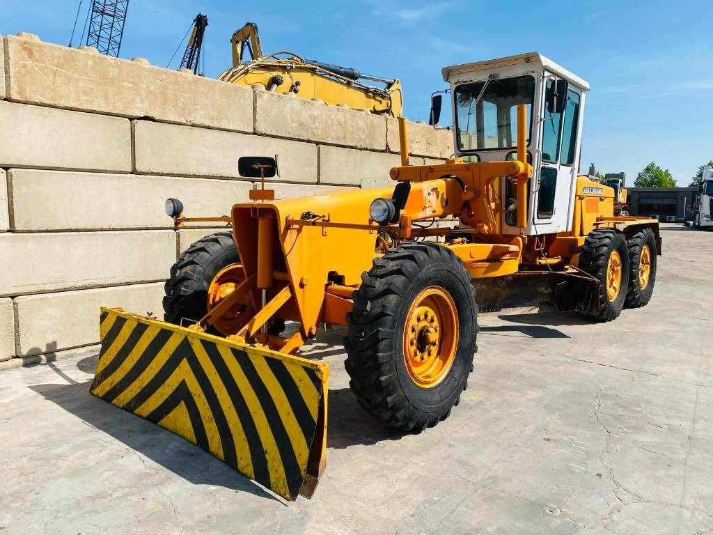 John Deere 570 A - Niveleuse: photos 3 John Deere 570 A - Niveleuse: photos 3