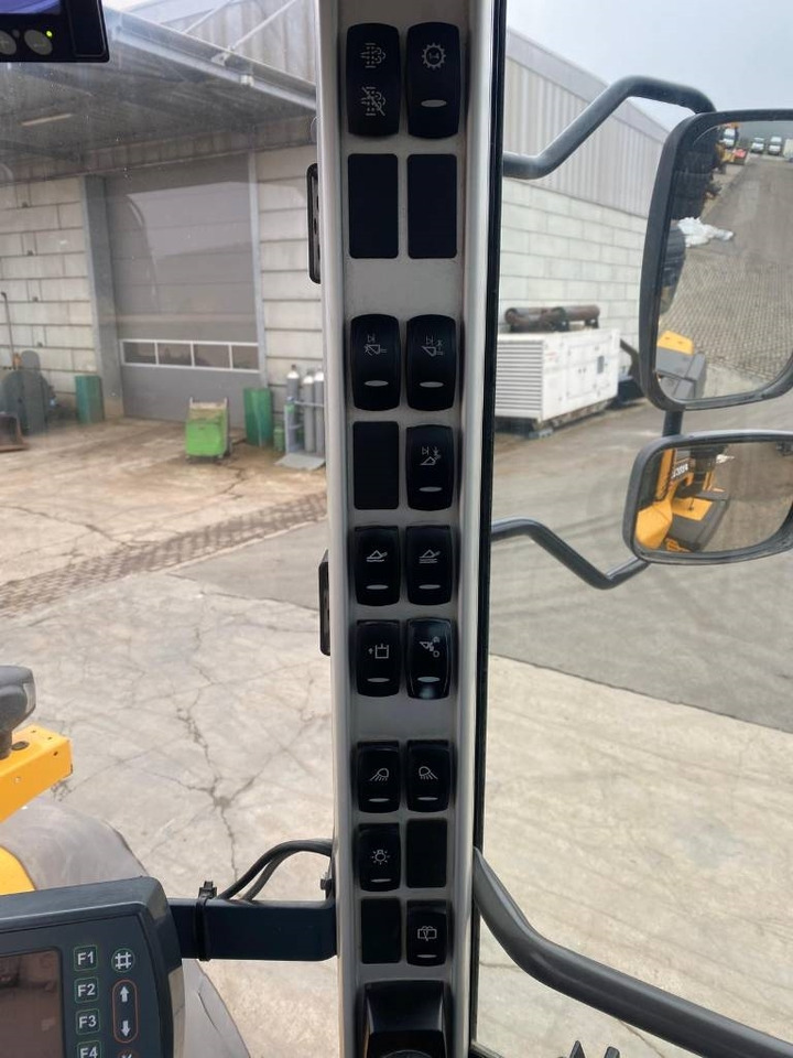 Chargeuse sur pneus Volvo L 110 H: photos 9