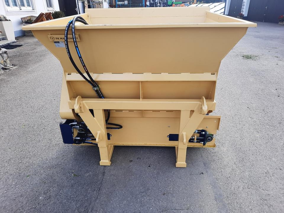 Liegeboxen Einstreugerät Futterverteilgerät Hoflader Radlader Cat - Matériel d'élevage: photos 2 Liegeboxen Einstreugerät Futterverteilgerät Hoflader Radlader Cat - Matériel d'élevage: photos 2