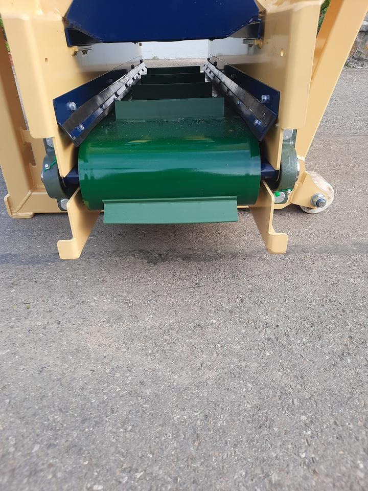 Liegeboxen Einstreugerät Futterverteilgerät Hoflader Radlader Cat - Matériel d'élevage: photos 5 Liegeboxen Einstreugerät Futterverteilgerät Hoflader Radlader Cat - Matériel d'élevage: photos 5