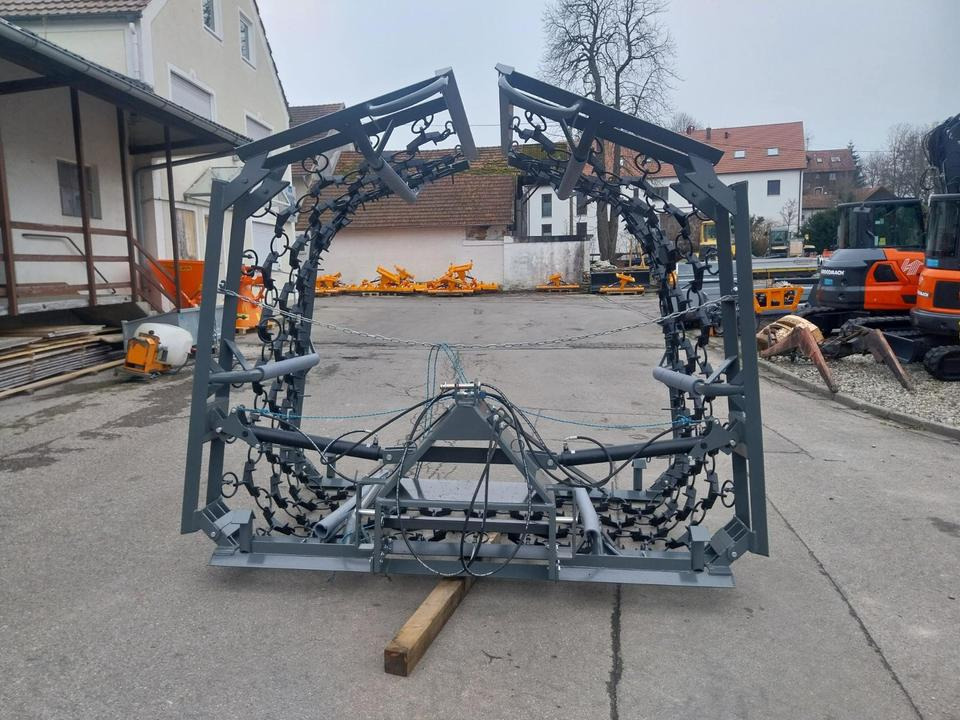 Wiesenegge 6 - 8m Wiesenstriegel Wiesenschleppe Schlepper - Herse à chaîne: photos 1 Wiesenegge 6 - 8m Wiesenstriegel Wiesenschleppe Schlepper - Herse à chaîne: photos 1