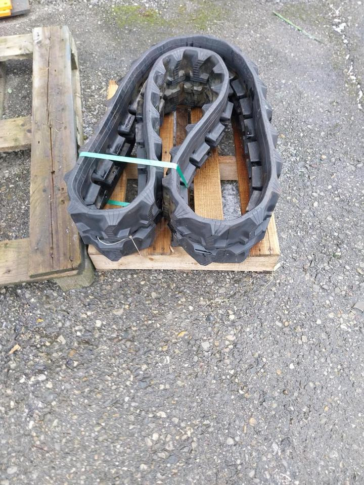 Neue Gummikette 230x96x35 Baggerkette Kette Caterpillar Takeuchi - Chenille pour Engins de chantier: photos 2 Neue Gummikette 230x96x35 Baggerkette Kette Caterpillar Takeuchi - Chenille pour Engins de chantier: photos 2