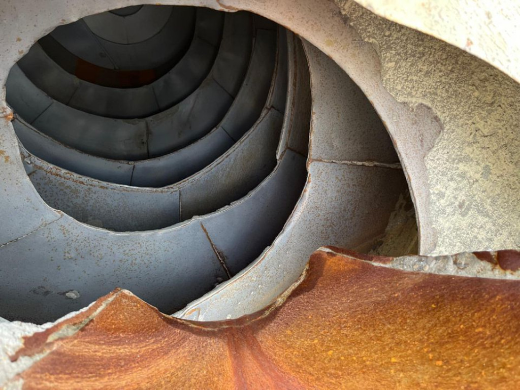 MERCEDES-BENZ Arocs 3240 B 8x4 Betonmischer Deutsch Top AP Achsen - Camion: photos 4 MERCEDES-BENZ Arocs 3240 B 8x4 Betonmischer Deutsch Top AP Achsen - Camion: photos 4