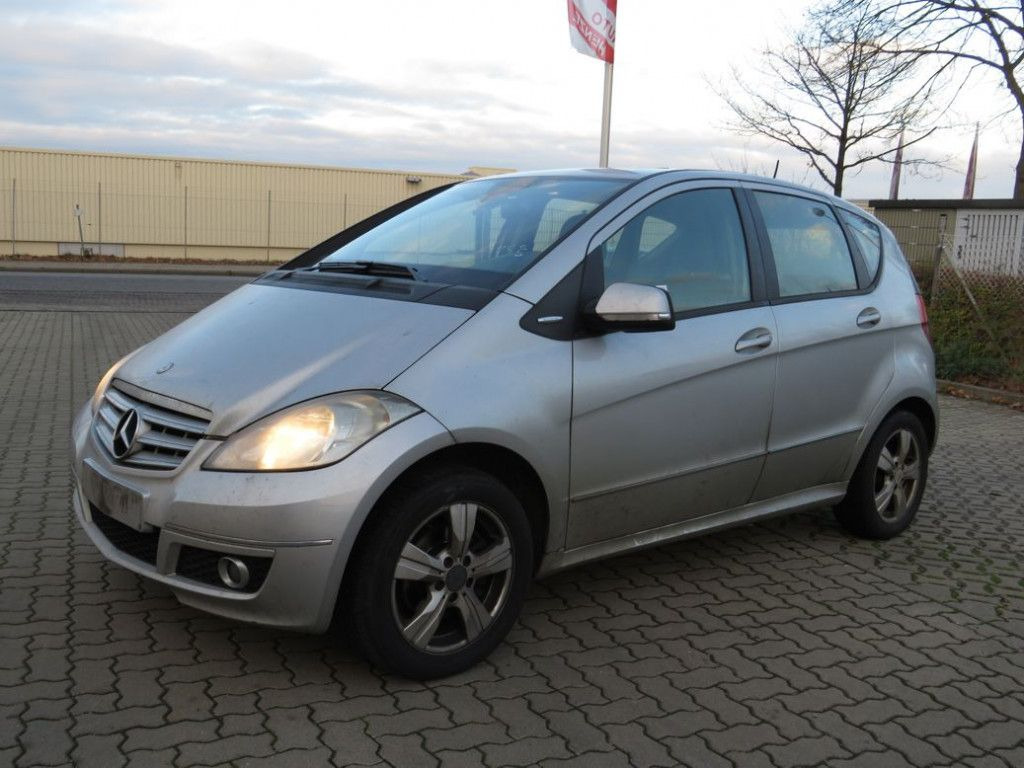 Mercedes-Benz A-Klasse 200 Avantgarde PKW - Camion: photos 1 Mercedes-Benz A-Klasse 200 Avantgarde PKW - Camion: photos 1