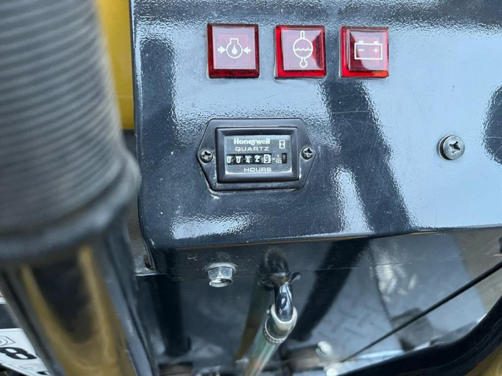 Engins de chantier YANMAR Kettendumper C 12 R Baumaschine Kettendumper: photos 11 Engins de chantier YANMAR Kettendumper C 12 R Baumaschine Kettendumper: photos 11