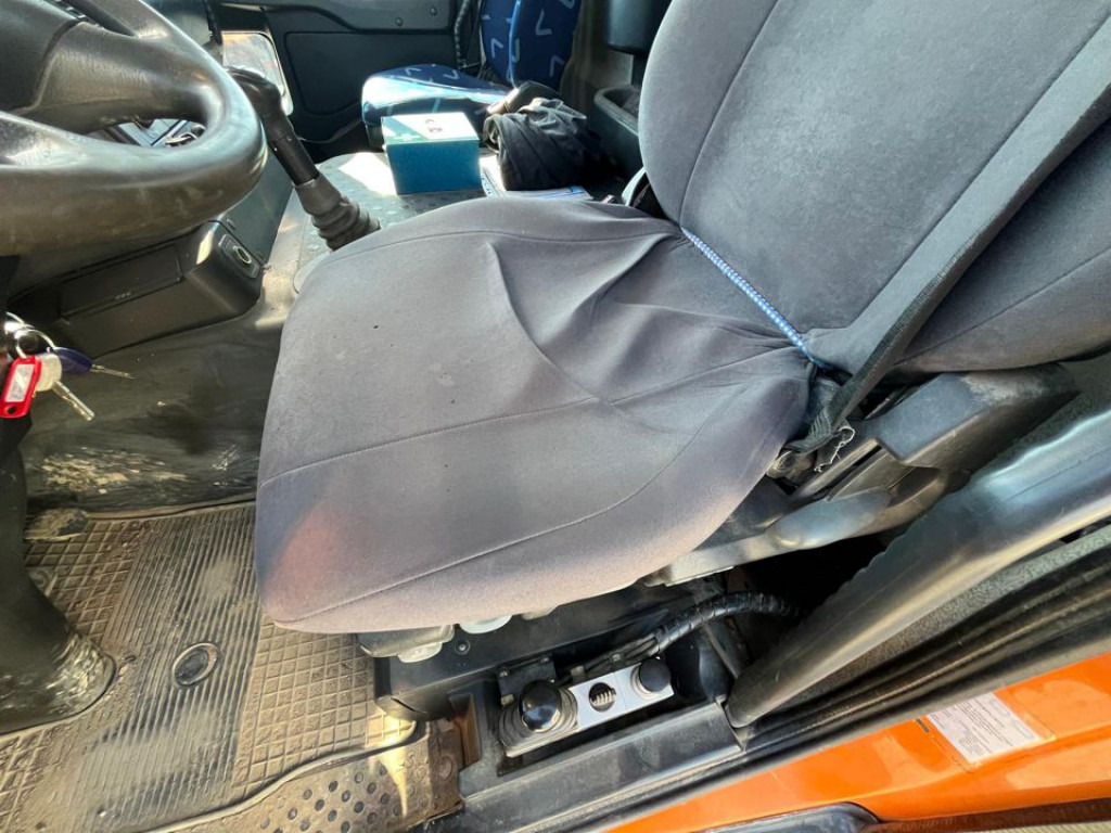 IVECO-MAGIRUS TRACKER AD260T50 6x4 3-Achs Kipper Schalter, Blatt - Camion benne: photos 4 IVECO-MAGIRUS TRACKER AD260T50 6x4 3-Achs Kipper Schalter, Blatt - Camion benne: photos 4