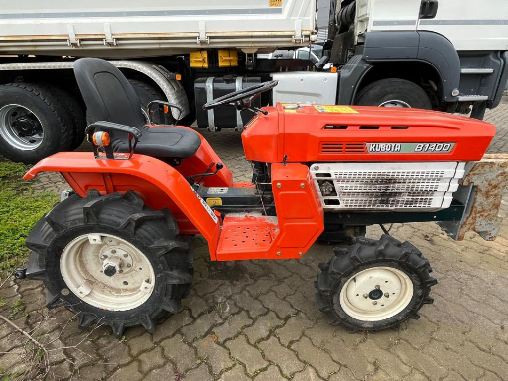 KUBOTA Trecker 1400 Diverse mit Zapfwelle am Heck und Heuwender - Micro tracteur: photos 5 KUBOTA Trecker 1400 Diverse mit Zapfwelle am Heck und Heuwender - Micro tracteur: photos 5