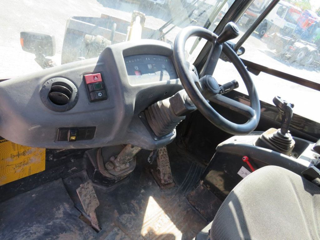 Komatsu Radlader WA 80 - 6 Radlader - Chargeuse sur pneus: photos 5 Komatsu Radlader WA 80 - 6 Radlader - Chargeuse sur pneus: photos 5