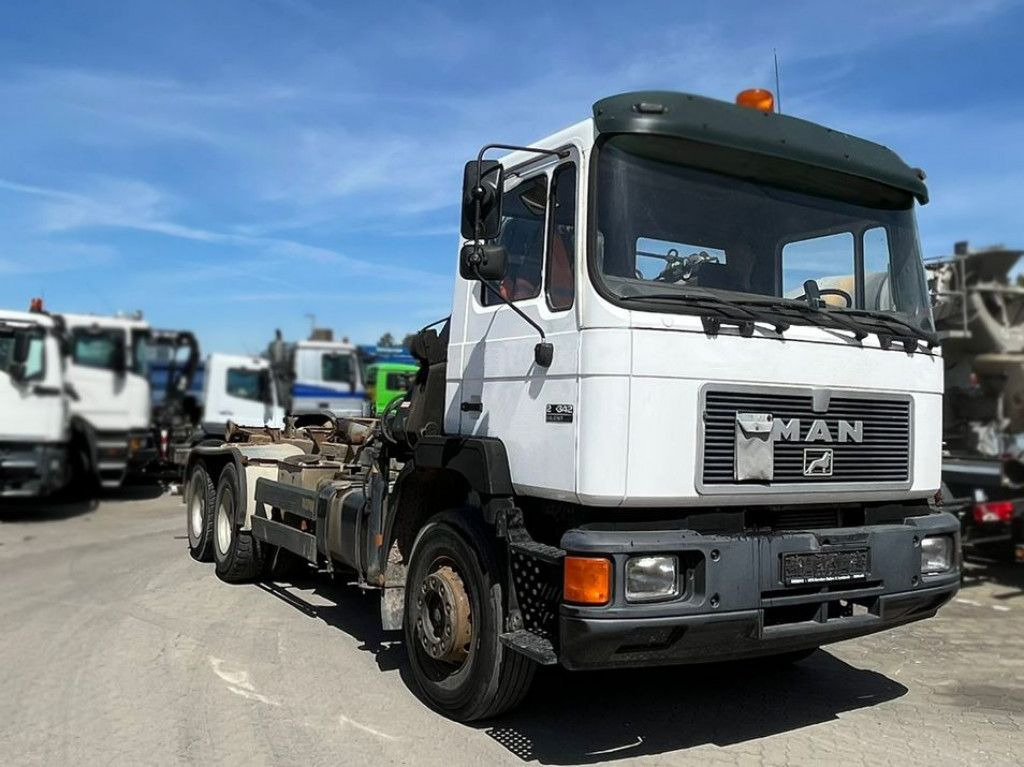 MAN F2000 27.342 6x4 Abrollkipper mit Kran - Camion ampliroll, Camion grue: photos 2 MAN F2000 27.342 6x4 Abrollkipper mit Kran - Camion ampliroll, Camion grue: photos 2