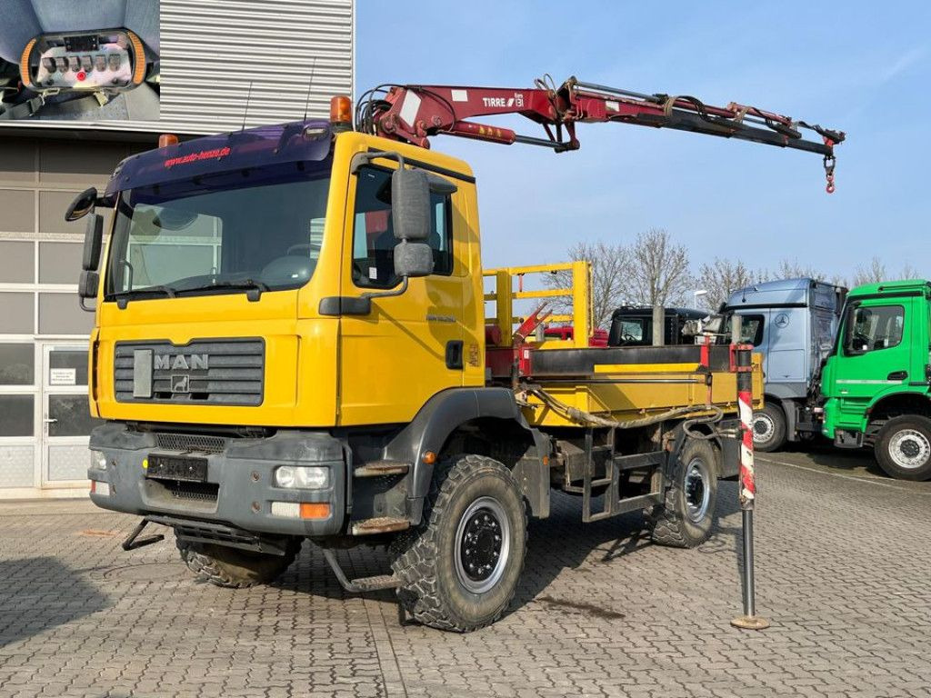 MAN TG-M 18.280 4x4 Pritsche Kran Singelreifen Funkf - Camion plateau, Camion grue: photos 1 MAN TG-M 18.280 4x4 Pritsche Kran Singelreifen Funkf - Camion plateau, Camion grue: photos 1