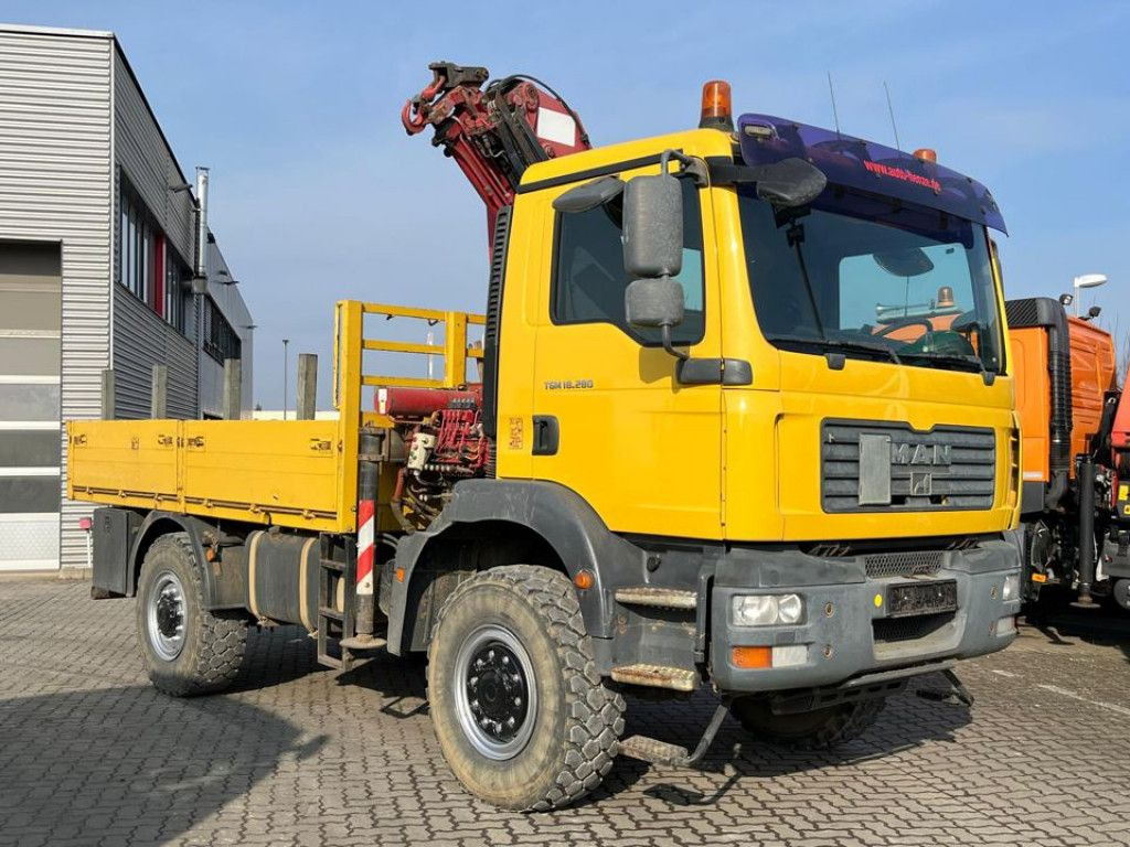 MAN TG-M 18.280 4x4 Pritsche Kran Singelreifen Funkf - Camion grue, Camion plateau: photos 2 MAN TG-M 18.280 4x4 Pritsche Kran Singelreifen Funkf - Camion grue, Camion plateau: photos 2