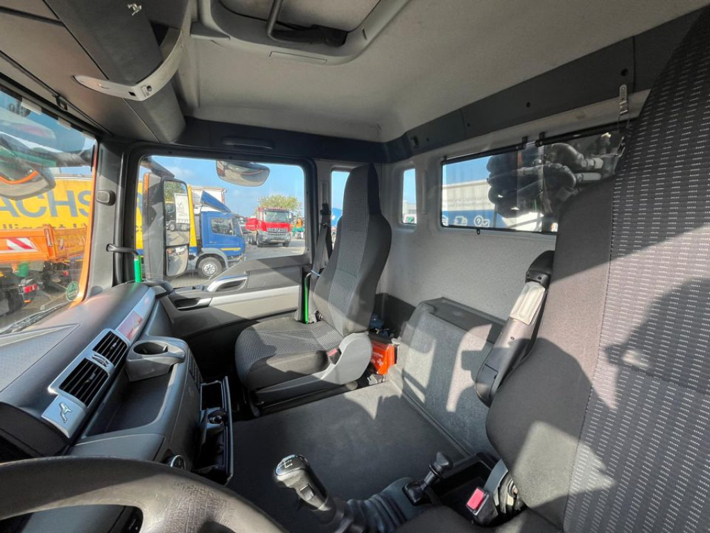 MAN TG-S 26.400 6x4H-2 BL Abrollkipper mit Kran Lift Lenk - Camion ampliroll, Camion grue: photos 2 MAN TG-S 26.400 6x4H-2 BL Abrollkipper mit Kran Lift Lenk - Camion ampliroll, Camion grue: photos 2