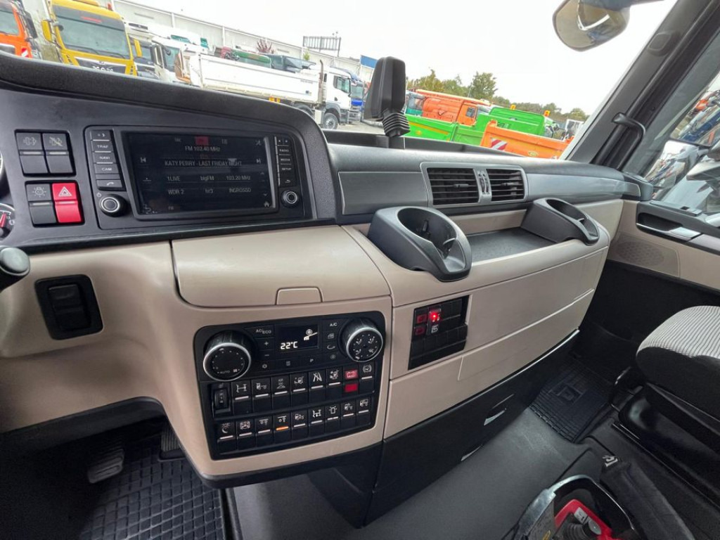 MAN TG-X 26.460 6x2-2 BL Pritsche Kran PK 24.001 Funk Lenk - Camion plateau, Camion grue: photos 3 MAN TG-X 26.460 6x2-2 BL Pritsche Kran PK 24.001 Funk Lenk - Camion plateau, Camion grue: photos 3