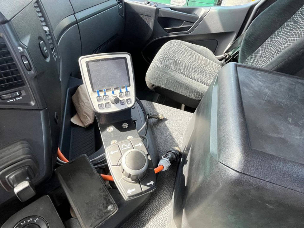 MERCEDES-BENZ Arocs 2135 AK 4x4 2-Achs Allradkipper Kommunalhydr. - Camion benne: photos 2 MERCEDES-BENZ Arocs 2135 AK 4x4 2-Achs Allradkipper Kommunalhydr. - Camion benne: photos 2