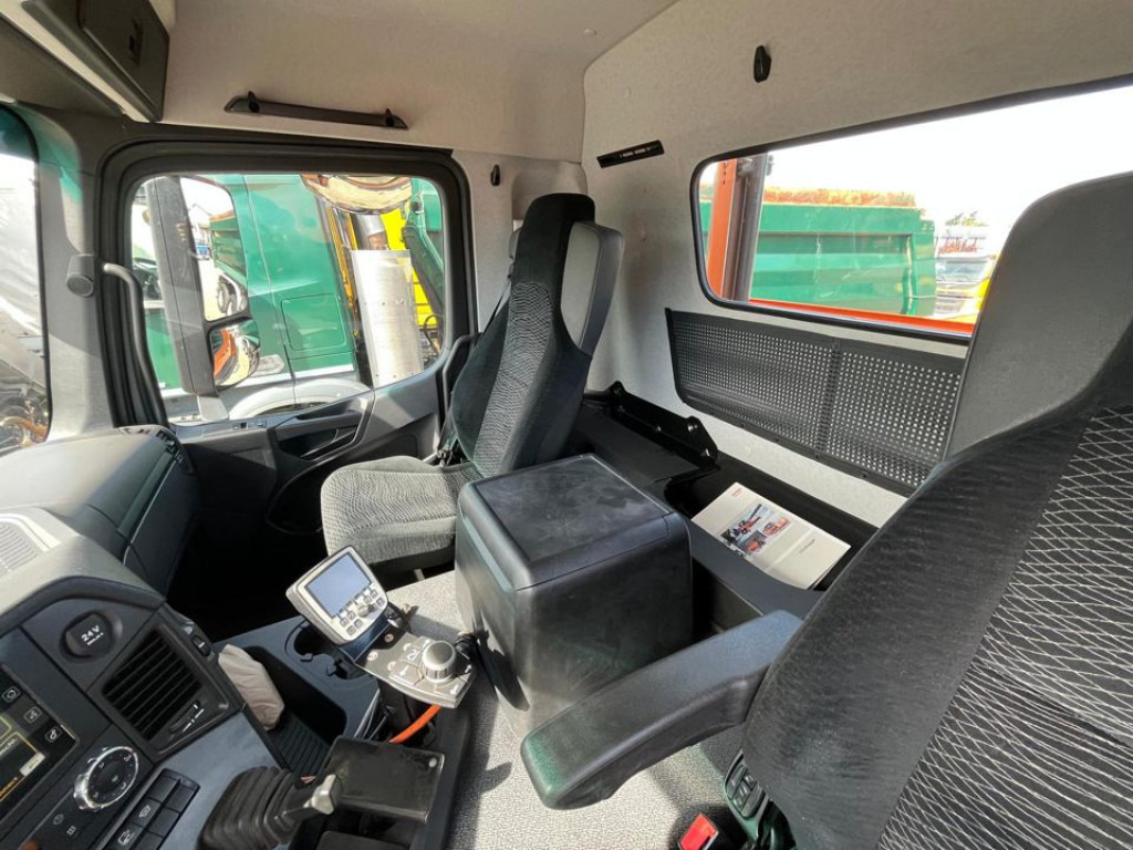 MERCEDES-BENZ Arocs 2135 AK 4x4 2-Achs Allradkipper Kommunalhydr. - Camion benne: photos 4 MERCEDES-BENZ Arocs 2135 AK 4x4 2-Achs Allradkipper Kommunalhydr. - Camion benne: photos 4