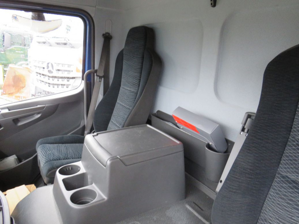 MERCEDES-BENZ Atego 1224 L  Pritsche LBW LBW 1.5to - Camion à rideaux coulissants: photos 3 MERCEDES-BENZ Atego 1224 L  Pritsche LBW LBW 1.5to - Camion à rideaux coulissants: photos 3