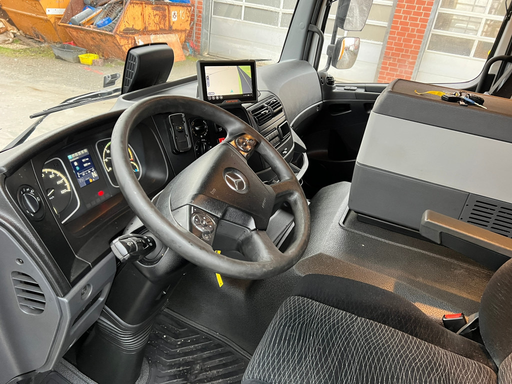 MERCEDES-BENZ Atego 1230 L Pritsche LBW Lg.Fhs Hochd. 7,2m+LBW - Camion à rideaux coulissants: photos 5 MERCEDES-BENZ Atego 1230 L Pritsche LBW Lg.Fhs Hochd. 7,2m+LBW - Camion à rideaux coulissants: photos 5