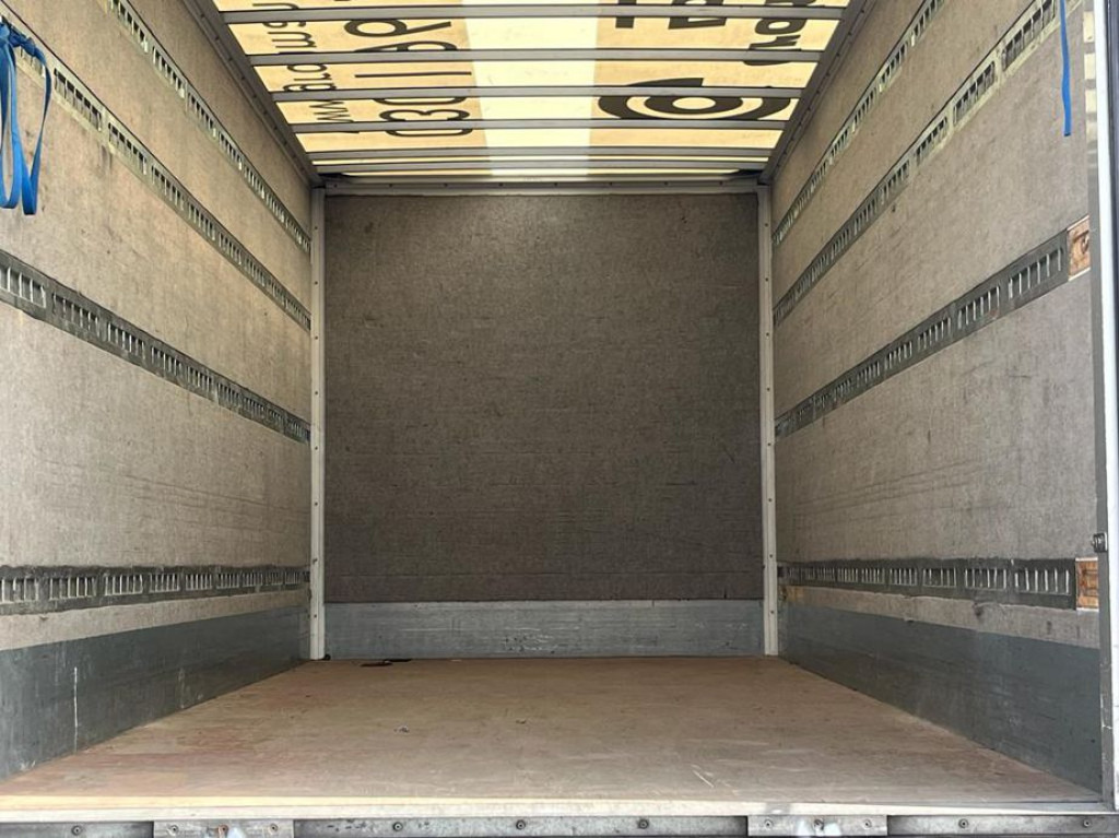 MERCEDES-BENZ Atego 818 L Möbelkoffer LBW Möbelkoffer gr.Fhs+Sitzreihe - Fourgon grand volume: photos 4 MERCEDES-BENZ Atego 818 L Möbelkoffer LBW Möbelkoffer gr.Fhs+Sitzreihe - Fourgon grand volume: photos 4