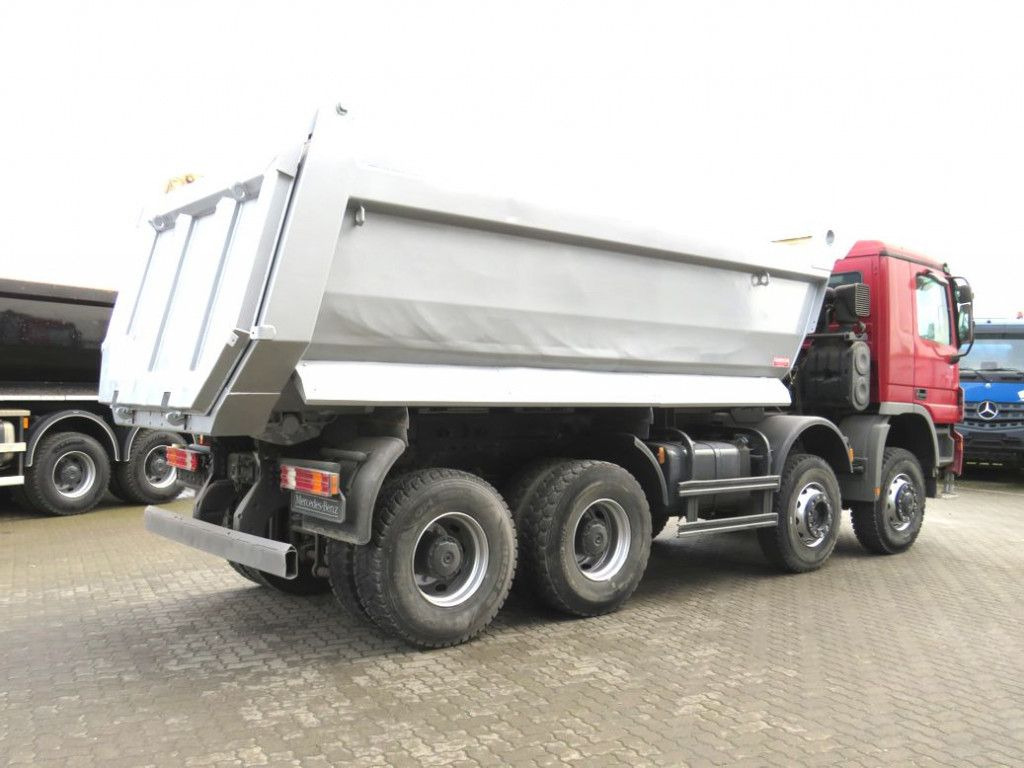 Mercedes-Benz Actros 4141 8x6 4 Achs Muldenkipper Kupplung, 1. - Camion benne: photos 4 Mercedes-Benz Actros 4141 8x6 4 Achs Muldenkipper Kupplung, 1. - Camion benne: photos 4