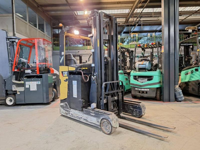 Caterpillar NR20NH - Chariot à mât rétractable: photos 2 Caterpillar NR20NH - Chariot à mât rétractable: photos 2