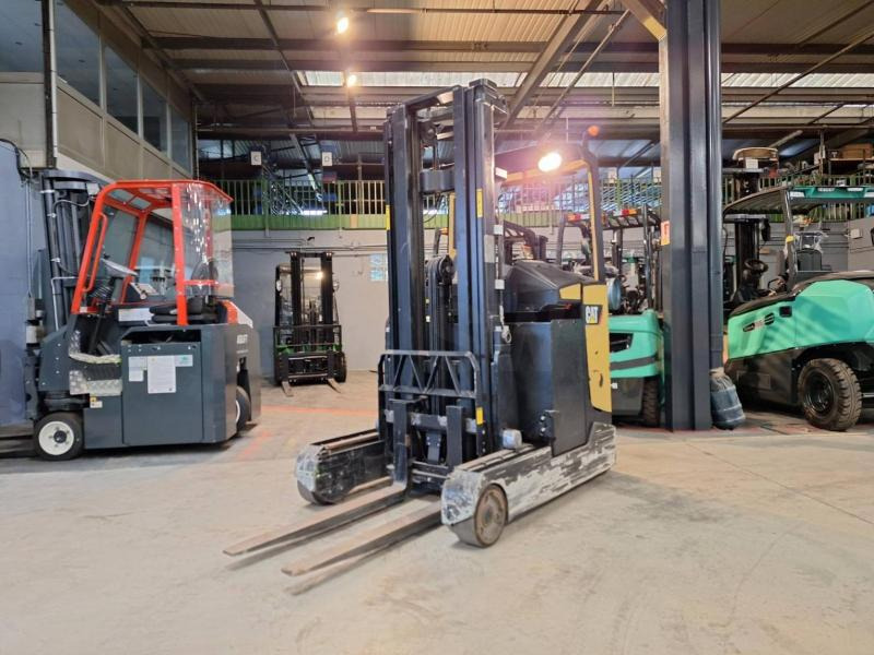 Caterpillar NR20NH - Chariot à mât rétractable: photos 1 Caterpillar NR20NH - Chariot à mât rétractable: photos 1