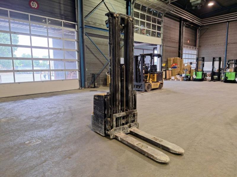 Caterpillar NSP16N2 - Gerbeur: photos 4 Caterpillar NSP16N2 - Gerbeur: photos 4