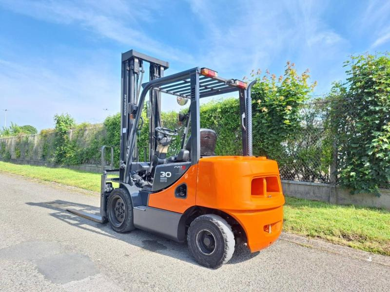 Doosan D30S 5 - Chariot élévateur diesel: photos 4 Doosan D30S 5 - Chariot élévateur diesel: photos 4