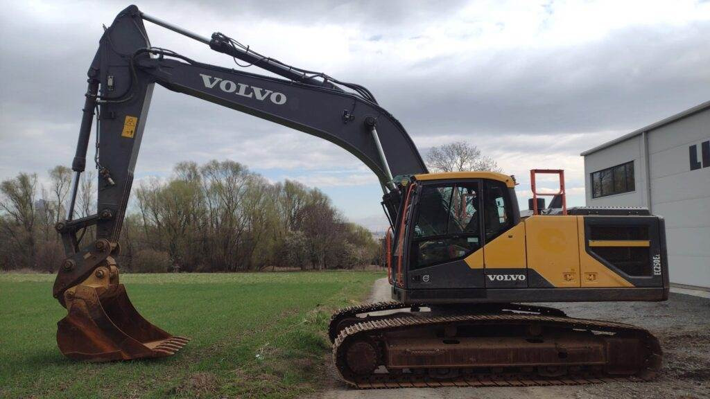 Volvo EC250EL - Pelle sur chenille: photos 4 Volvo EC250EL - Pelle sur chenille: photos 4